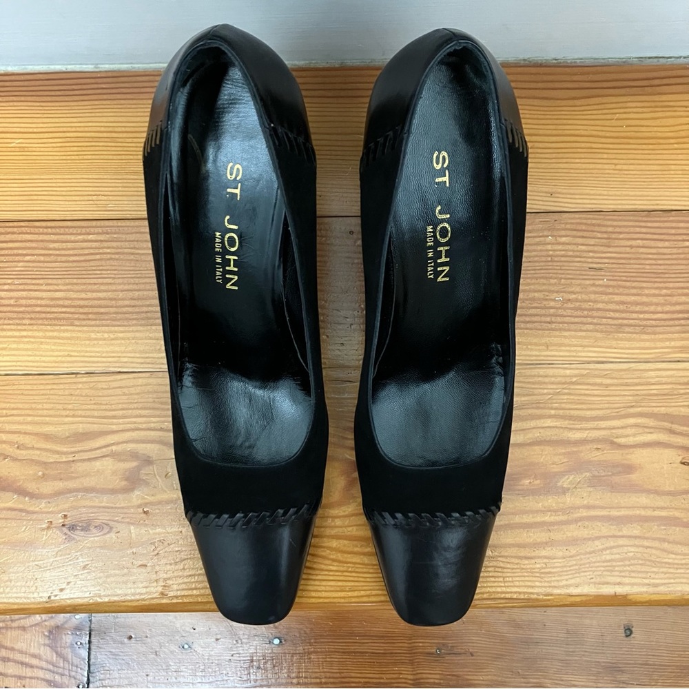 St. John Black Cap Toe Suede & Leather Heels Shoes Italy Designer 8.5 AA Narrow - Picture 3 of 13